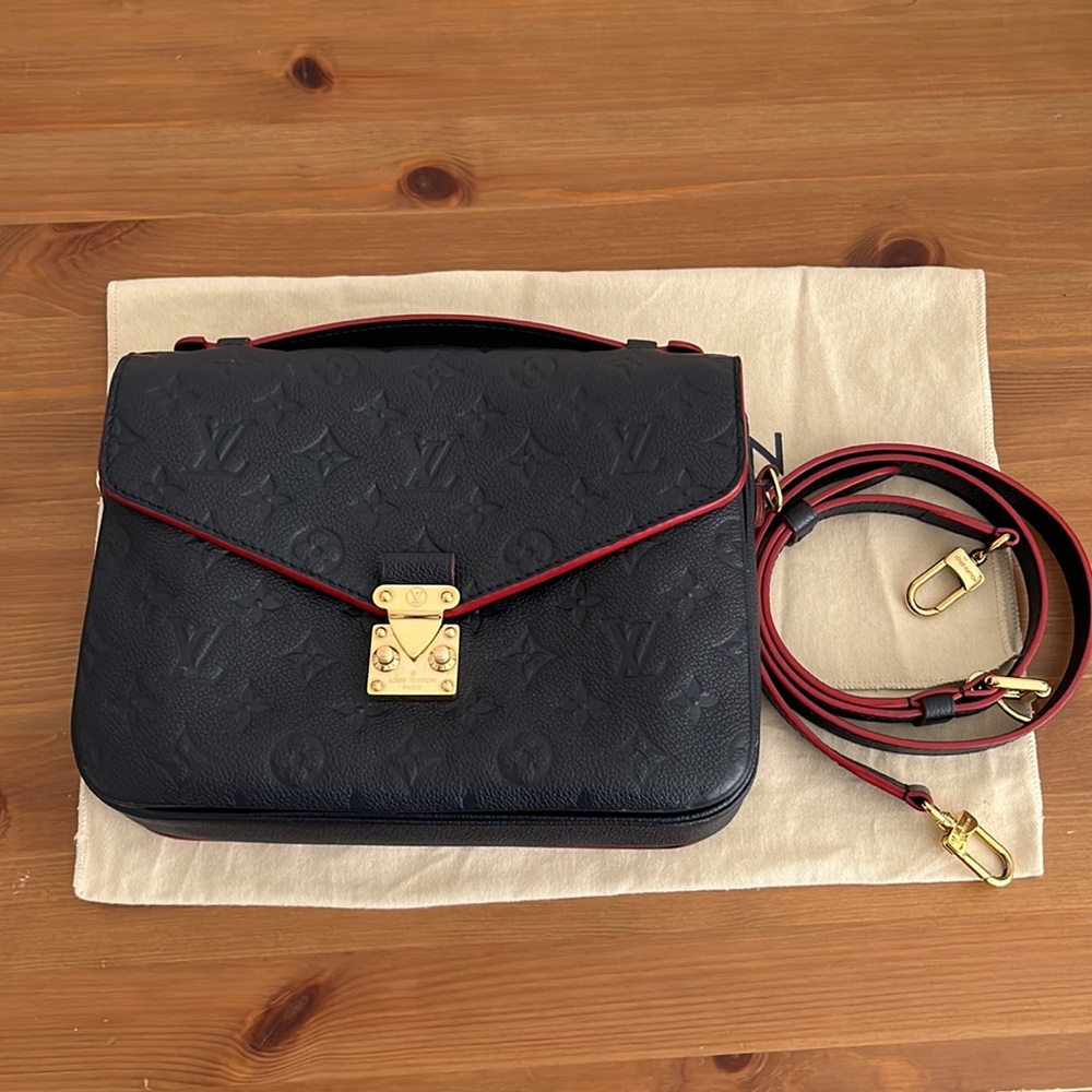 Pochette Métis in Empreinte Navy Blue Leather with Red- Louis Vuitton - Picture 11 of 11